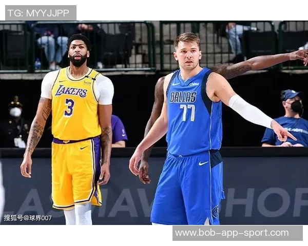 一年前的今天宇宙级交易震撼联盟东契奇与浓眉互换球队成焦点